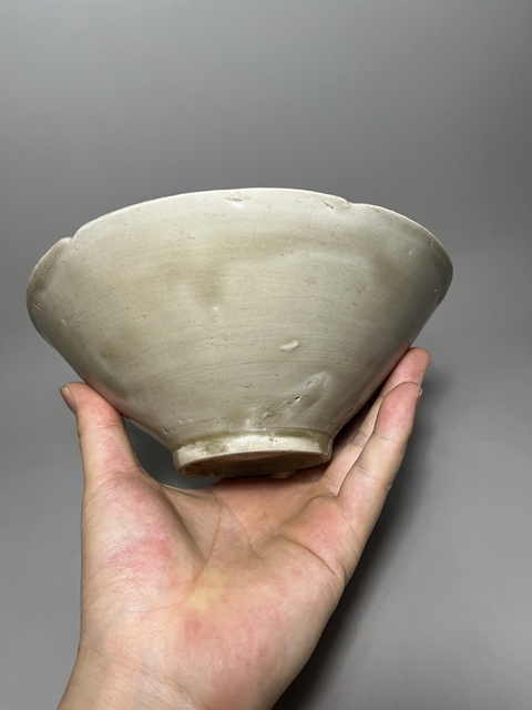 古玩陶瓷宋代·青釉葵口碗真品鑒賞圖