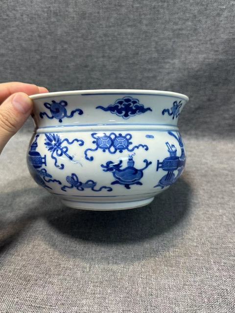 古玩陶瓷康熙青花博古紋羅漢爐拍賣,當(dāng)前價(jià)格28888元