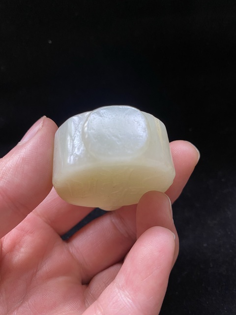 古玩玉器幾十年和田玉雕“歲歲平安”鼻煙壺拍賣,當前價格2600元