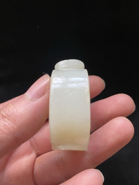 古玩玉器幾十年和田玉雕“歲歲平安”鼻煙壺拍賣,當前價格2600元