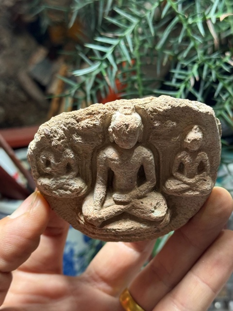 古玩雜項(xiàng)【佛教藝術(shù)】元代.三世佛擦擦 (強(qiáng)烈推薦)拍賣,當(dāng)前價格500元