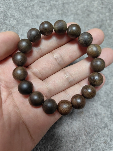 古玩雜項(xiàng)沉香手串拍賣,當(dāng)前價(jià)格1600元