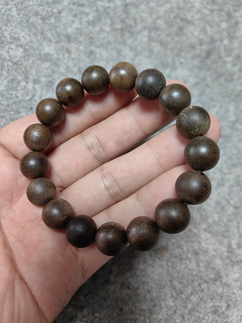 古玩雜項(xiàng)沉香手串拍賣,當(dāng)前價(jià)格1600元