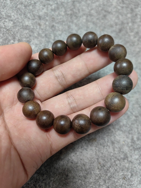 古玩雜項(xiàng)沉香手串拍賣,當(dāng)前價(jià)格1600元