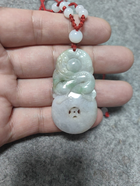 古玩玉器天然翡翠雕“龍紋掛件”拍賣,當前價格1288元