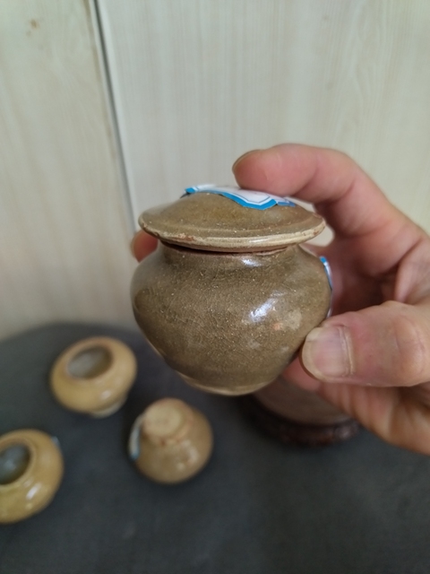 古玩陶瓷龍泉青瓷蓋罐拍賣，當前價格999元