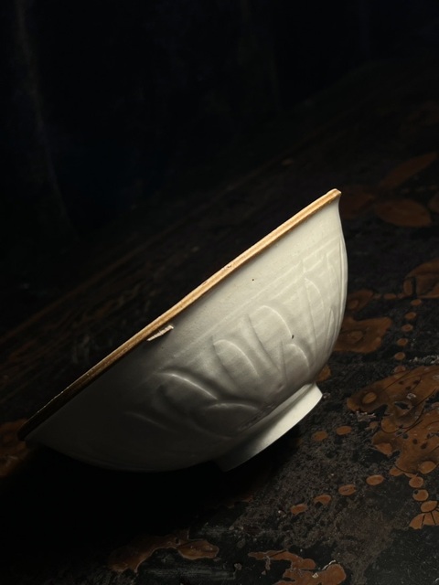 古玩陶瓷青白釉刻仰蓮紋碗真品鑒賞圖