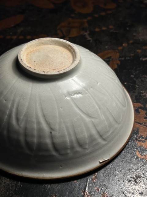 古玩陶瓷青白釉刻仰蓮紋碗真品鑒賞圖