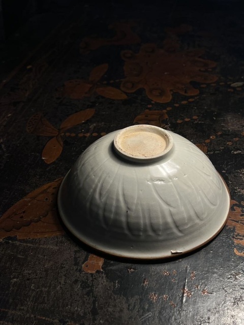 古玩陶瓷青白釉刻仰蓮紋碗真品鑒賞圖