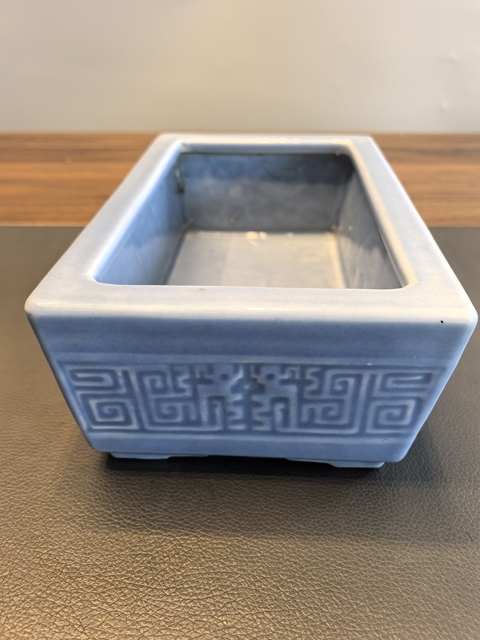古玩陶瓷民國·天藍釉暗刻夔龍紋水仙盆真品鑒賞圖
