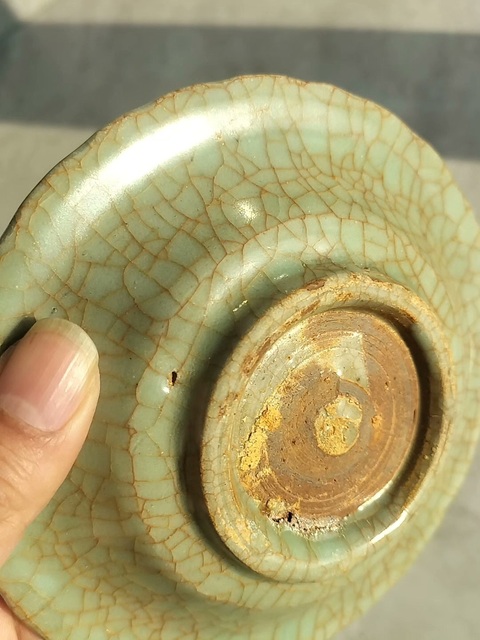 古玩陶瓷優品明早期龍泉窯帝皇綠翡翠玉化官釉盤拍賣，當前價格1680000元