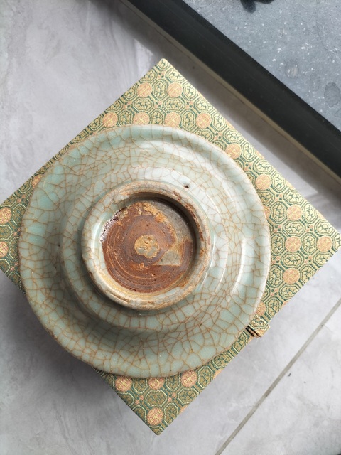 古玩陶瓷優品明早期龍泉窯帝皇綠翡翠玉化官釉盤拍賣，當前價格1680000元
