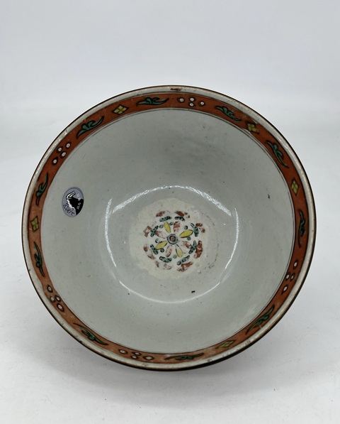 古玩陶瓷粉彩花卉紋茶碗真品鑒賞圖