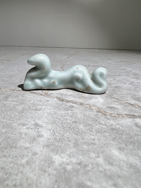 古玩陶瓷豆青釉筆架真品鑒賞圖