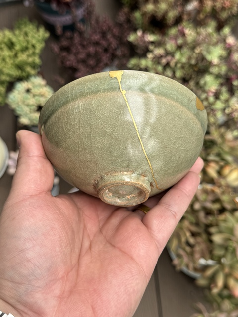 古玩陶瓷龍泉青瓷束口盞拍賣，當(dāng)前價(jià)格3600元