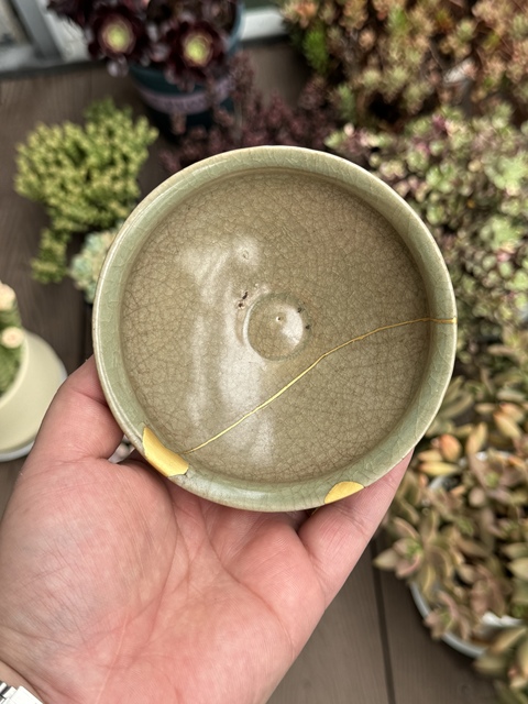 古玩陶瓷龍泉青瓷束口盞拍賣，當(dāng)前價(jià)格3600元