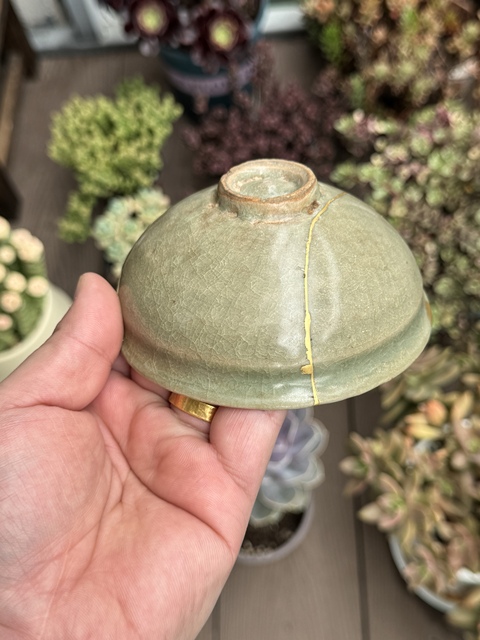 古玩陶瓷龍泉青瓷束口盞拍賣，當(dāng)前價(jià)格3600元