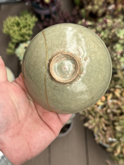 古玩陶瓷龍泉青瓷束口盞拍賣，當(dāng)前價(jià)格3600元