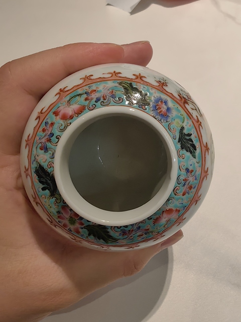 古玩陶瓷粉彩人物小罐真品鑒賞圖