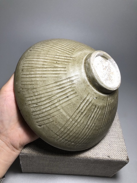 古玩陶瓷(宋代收藏級)青釉刻花紋大碗拍賣,當前價格0元
