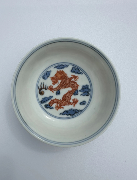 古玩陶瓷青花礬紅龍紋盤真品鑒賞圖