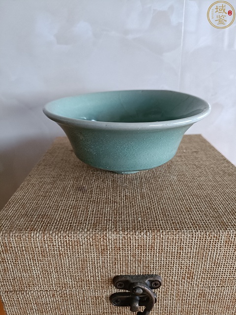 古玩陶瓷精品元代末龍泉梅子青釉茶盞拍賣，當(dāng)前價(jià)格2980元