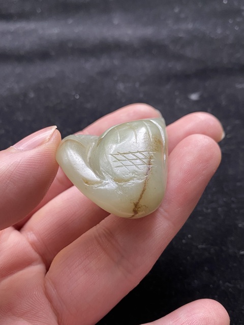 古玩玉器（放漏）幾十年和田玉雕“回首鵝”把件拍賣，當前價格888元