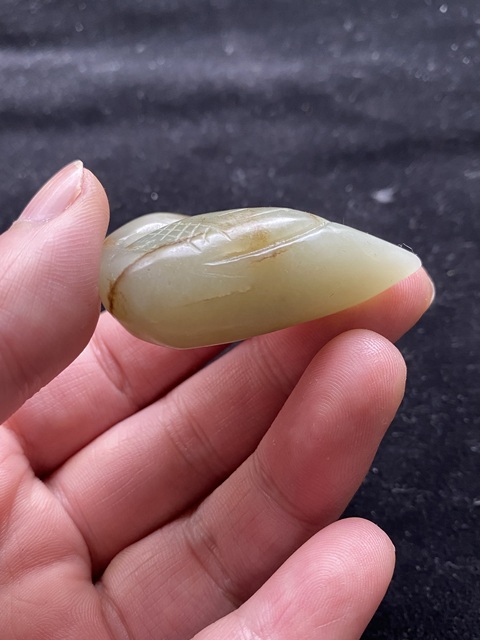 古玩玉器（放漏）幾十年和田玉雕“回首鵝”把件拍賣，當前價格888元