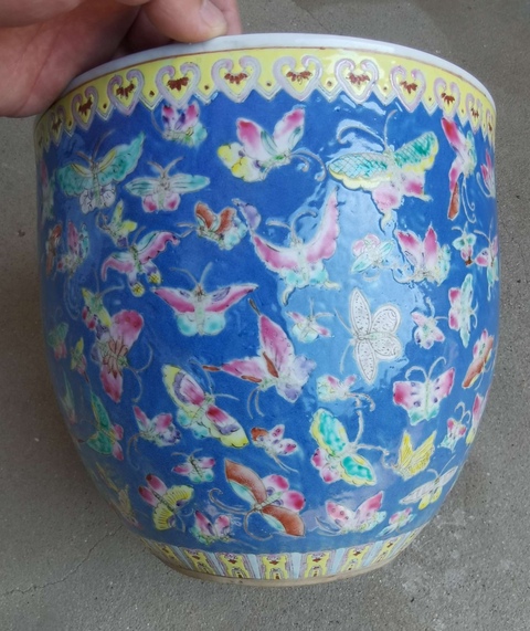 古玩陶瓷粉彩百蝶圖卷缸真品鑒賞圖