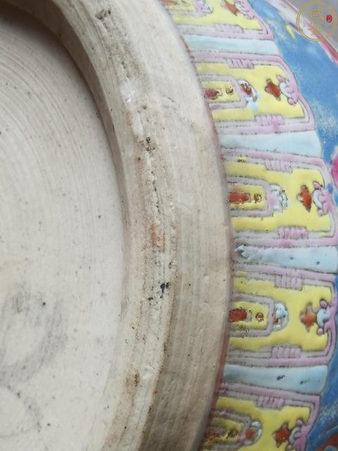 古玩陶瓷粉彩百蝶圖卷缸真品鑒賞圖