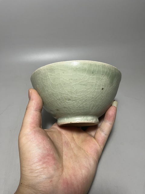 古玩陶瓷龍泉青瓷茶碗拍賣，當前價格0元