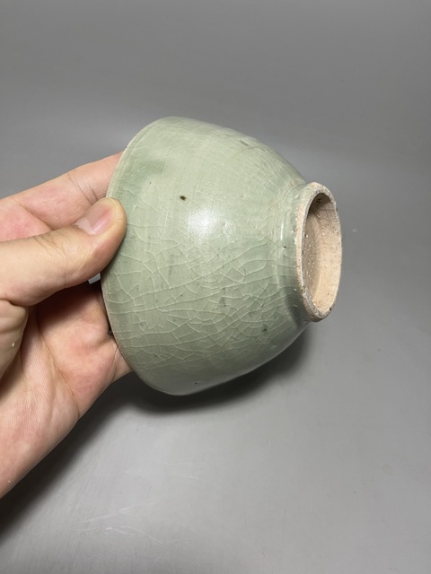 古玩陶瓷龍泉青瓷茶碗拍賣，當前價格0元