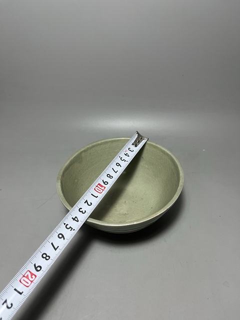 古玩陶瓷龍泉青瓷茶碗拍賣，當前價格0元