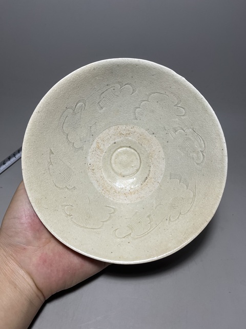 古玩陶瓷青白釉刻云氣紋碗拍賣,當前價格0元