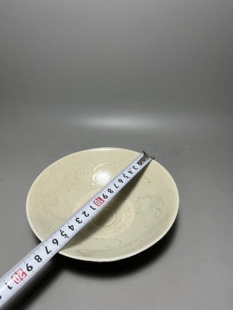 古玩陶瓷青白釉刻云氣紋碗拍賣,當前價格0元