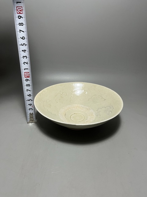 古玩陶瓷青白釉刻云氣紋碗拍賣,當前價格0元