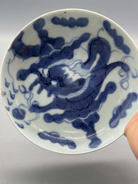 古玩陶瓷德化窯青花過墻龍紋盤真品鑒賞圖