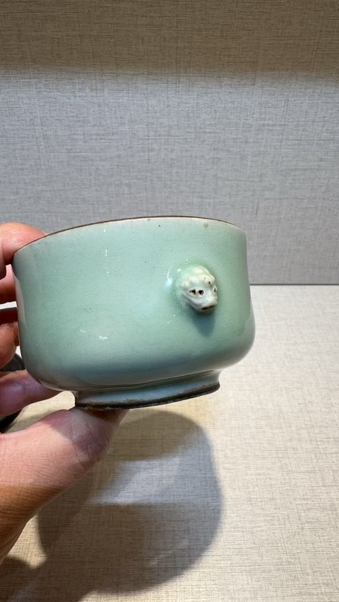 古玩陶瓷龍泉青瓷爐真品鑒賞圖