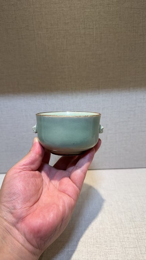古玩陶瓷龍泉青瓷爐真品鑒賞圖