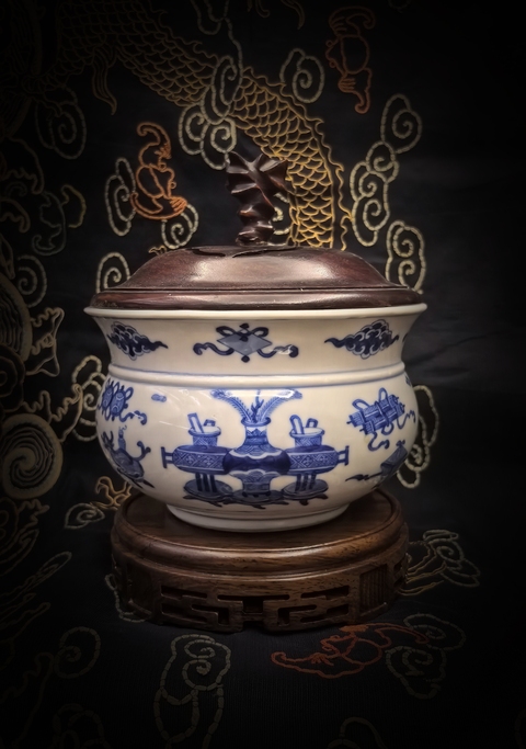 古玩陶瓷康熙青花博古紋羅漢爐拍賣,當(dāng)前價(jià)格28888元