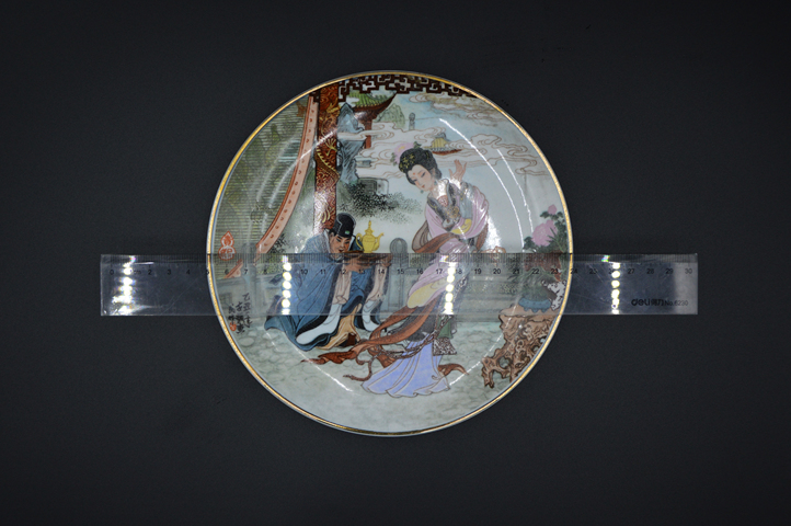 古玩陶瓷人物紋盤真品鑒賞圖