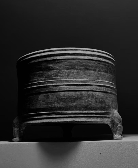 古玩陶瓷漢代·陶弦紋三足奩 真品鑒賞圖