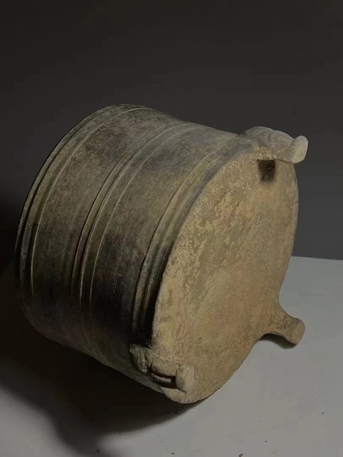 古玩陶瓷漢代·陶弦紋三足奩 真品鑒賞圖