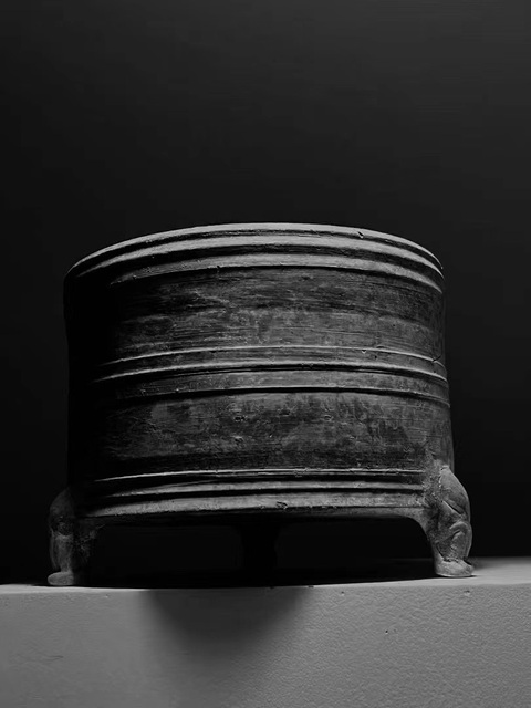 古玩陶瓷漢代·陶弦紋三足奩 真品鑒賞圖