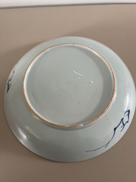 古玩陶瓷花卉紋青花盤真品鑒賞圖