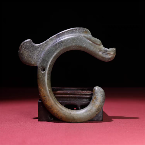古玩玉器仿“紅山文化”c形龍真品鑒賞圖
