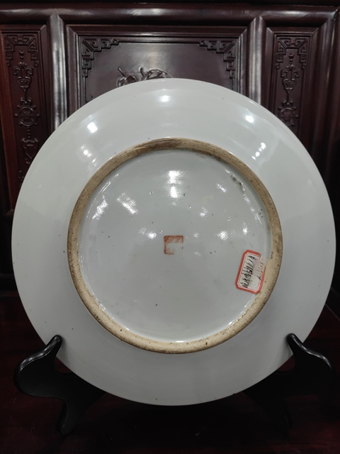 古玩陶瓷盤真品鑒賞圖