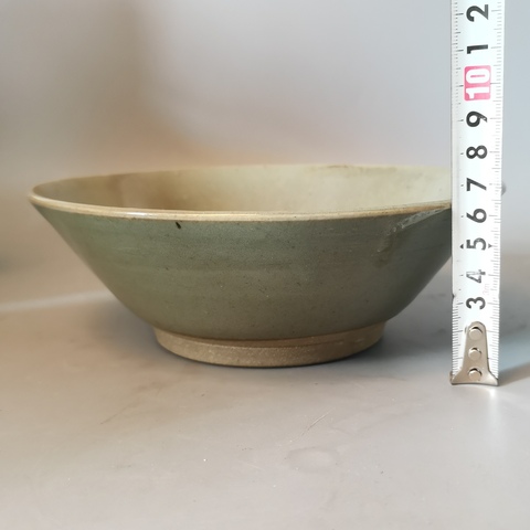 古玩陶瓷龍泉青瓷碗真品鑒賞圖