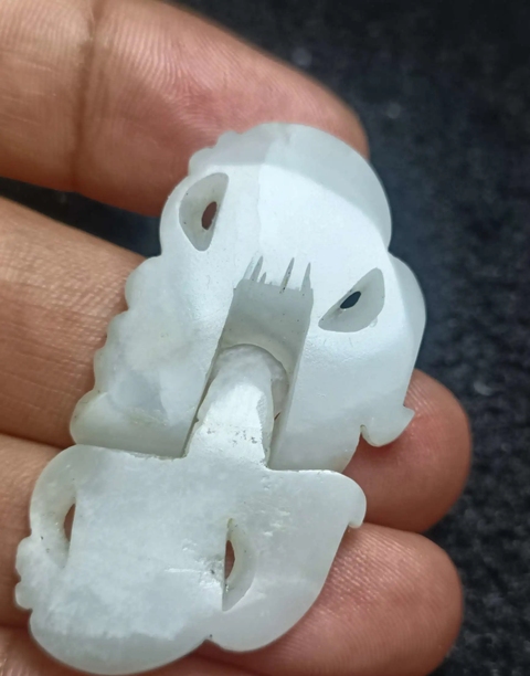 古玩玉器清代一級(jí)白和田籽料玉雕“蝴蝶帶扣”拍賣(mài)，當(dāng)前價(jià)格5500元
