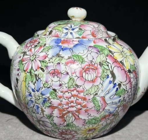 古玩陶瓷粉彩百花茶壺拍賣(mài)，當(dāng)前價(jià)格1088元